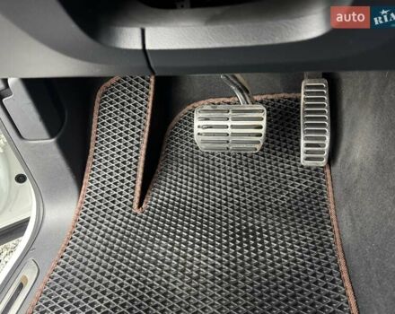 Белый Фольксваген Туарег, объемом двигателя 2.97 л и пробегом 215 тыс. км за 27900 $, фото 76 на Automoto.ua