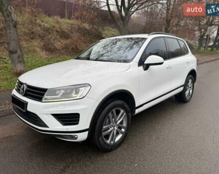 Белый Фольксваген Туарег, объемом двигателя 2.97 л и пробегом 161 тыс. км за 33000 $, фото 8 на Automoto.ua