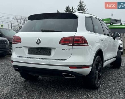 Белый Фольксваген Туарег, объемом двигателя 2.97 л и пробегом 215 тыс. км за 27900 $, фото 44 на Automoto.ua