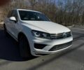 Білий Фольксваген Туарег, об'ємом двигуна 3 л та пробігом 57 тис. км за 8000 $, фото 1 на Automoto.ua