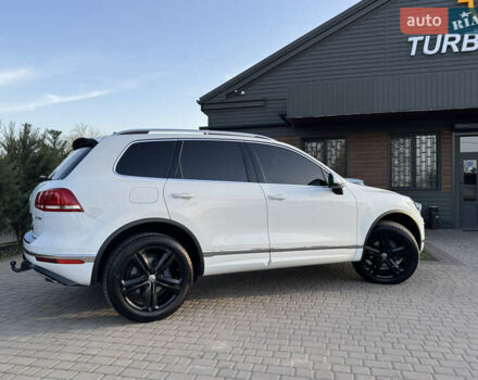 Білий Фольксваген Туарег, об'ємом двигуна 3 л та пробігом 229 тис. км за 32600 $, фото 16 на Automoto.ua
