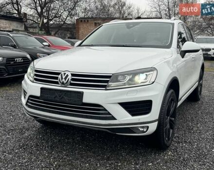 Белый Фольксваген Туарег, объемом двигателя 2.97 л и пробегом 215 тыс. км за 27900 $, фото 59 на Automoto.ua