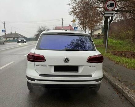Белый Фольксваген Туарег, объемом двигателя 2.97 л и пробегом 161 тыс. км за 33000 $, фото 12 на Automoto.ua