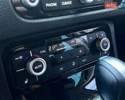 Белый Фольксваген Туарег, объемом двигателя 2.97 л и пробегом 237 тыс. км за 28500 $, фото 29 на Automoto.ua