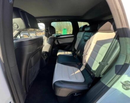 Белый Фольксваген Туарег, объемом двигателя 3 л и пробегом 66 тыс. км за 10000 $, фото 10 на Automoto.ua