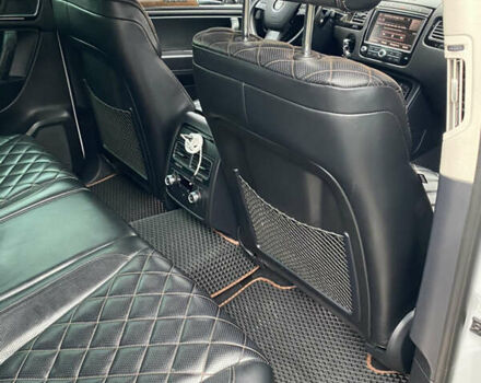 Білий Фольксваген Туарег, об'ємом двигуна 3 л та пробігом 215 тис. км за 28999 $, фото 7 на Automoto.ua