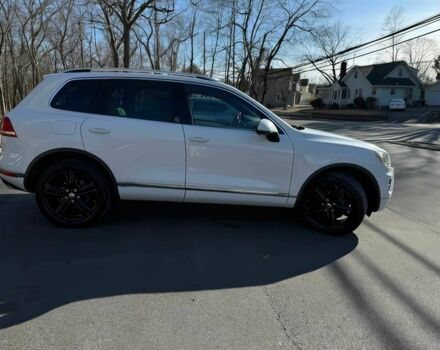 Білий Фольксваген Туарег, об'ємом двигуна 3 л та пробігом 57 тис. км за 8000 $, фото 6 на Automoto.ua
