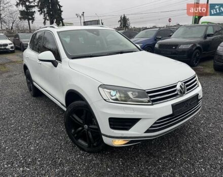 Белый Фольксваген Туарег, объемом двигателя 2.97 л и пробегом 215 тыс. км за 27900 $, фото 4 на Automoto.ua