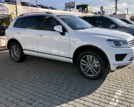 Белый Фольксваген Туарег, объемом двигателя 3 л и пробегом 136 тыс. км за 23000 $, фото 3 на Automoto.ua
