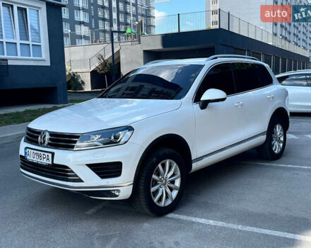 Белый Фольксваген Туарег, объемом двигателя 2.97 л и пробегом 237 тыс. км за 28500 $, фото 19 на Automoto.ua