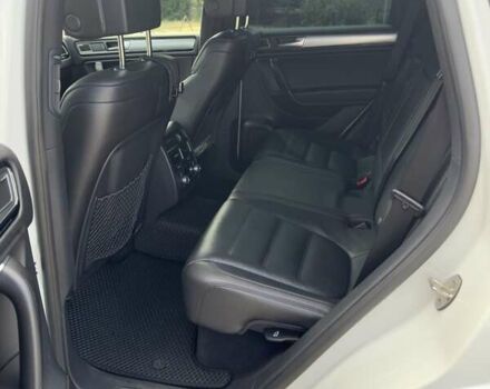 Белый Фольксваген Туарег, объемом двигателя 2.97 л и пробегом 185 тыс. км за 33500 $, фото 6 на Automoto.ua