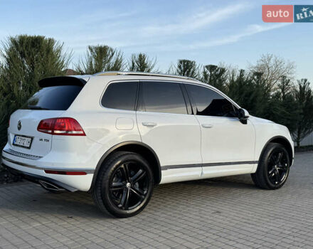 Білий Фольксваген Туарег, об'ємом двигуна 3 л та пробігом 229 тис. км за 32600 $, фото 13 на Automoto.ua