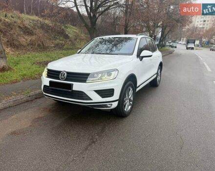 Белый Фольксваген Туарег, объемом двигателя 2.97 л и пробегом 161 тыс. км за 33000 $, фото 9 на Automoto.ua