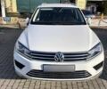 Белый Фольксваген Туарег, объемом двигателя 3 л и пробегом 136 тыс. км за 23000 $, фото 1 на Automoto.ua