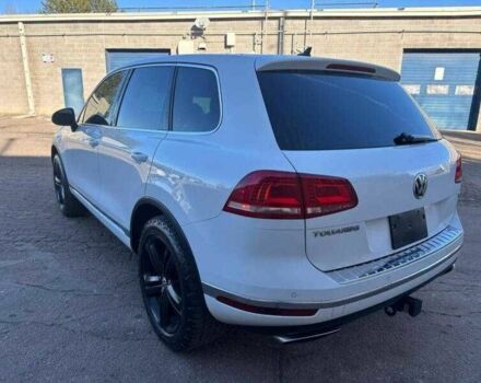 Белый Фольксваген Туарег, объемом двигателя 3.6 л и пробегом 35 тыс. км за 4100 $, фото 2 на Automoto.ua