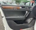 Белый Фольксваген Туарег, объемом двигателя 2.97 л и пробегом 215 тыс. км за 27900 $, фото 19 на Automoto.ua