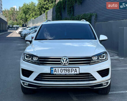 Белый Фольксваген Туарег, объемом двигателя 2.97 л и пробегом 237 тыс. км за 28500 $, фото 41 на Automoto.ua