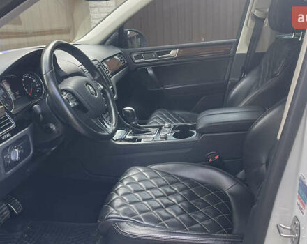 Білий Фольксваген Туарег, об'ємом двигуна 2.97 л та пробігом 250 тис. км за 32500 $, фото 30 на Automoto.ua