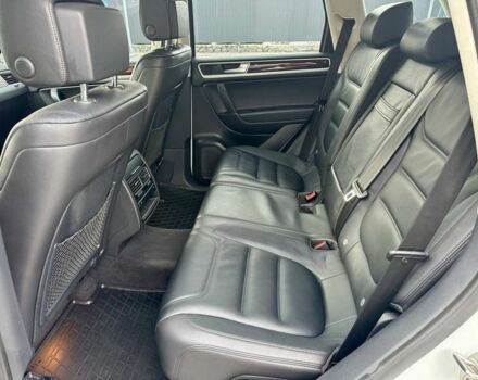 Білий Фольксваген Туарег, об'ємом двигуна 3 л та пробігом 180 тис. км за 29500 $, фото 13 на Automoto.ua