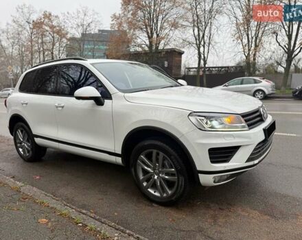 Белый Фольксваген Туарег, объемом двигателя 2.97 л и пробегом 161 тыс. км за 33000 $, фото 20 на Automoto.ua