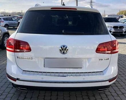 Белый Фольксваген Туарег, объемом двигателя 3 л и пробегом 136 тыс. км за 23000 $, фото 5 на Automoto.ua