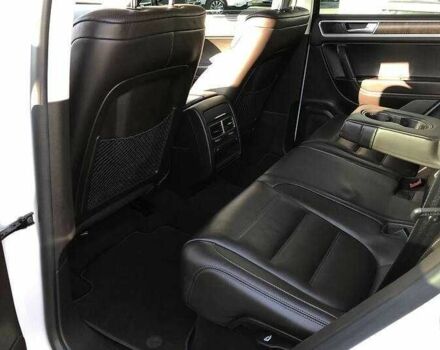 Белый Фольксваген Туарег, объемом двигателя 3 л и пробегом 136 тыс. км за 23000 $, фото 18 на Automoto.ua