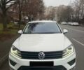 Белый Фольксваген Туарег, объемом двигателя 2.97 л и пробегом 161 тыс. км за 33000 $, фото 5 на Automoto.ua