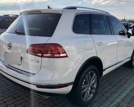 Белый Фольксваген Туарег, объемом двигателя 3 л и пробегом 136 тыс. км за 23000 $, фото 7 на Automoto.ua