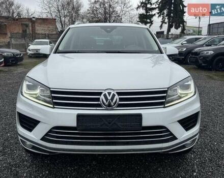 Белый Фольксваген Туарег, объемом двигателя 2.97 л и пробегом 215 тыс. км за 27900 $, фото 70 на Automoto.ua