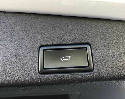 Белый Фольксваген Туарег, объемом двигателя 3 л и пробегом 136 тыс. км за 23000 $, фото 22 на Automoto.ua