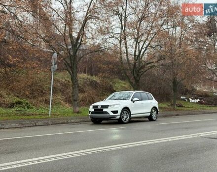 Белый Фольксваген Туарег, объемом двигателя 2.97 л и пробегом 161 тыс. км за 33000 $, фото 40 на Automoto.ua