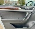 Білий Фольксваген Туарег, об'ємом двигуна 3 л та пробігом 180 тис. км за 29500 $, фото 16 на Automoto.ua