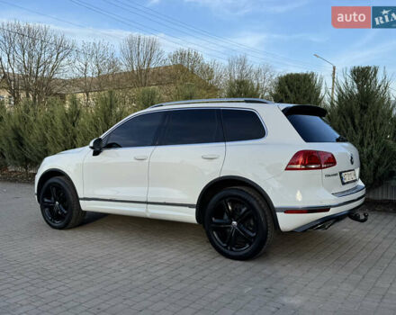 Білий Фольксваген Туарег, об'ємом двигуна 3 л та пробігом 229 тис. км за 32600 $, фото 7 на Automoto.ua