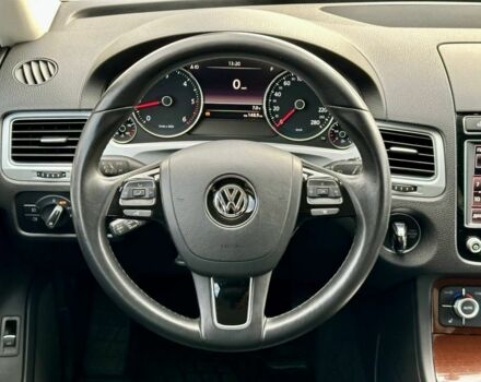 Білий Фольксваген Туарег, об'ємом двигуна 3 л та пробігом 180 тис. км за 29500 $, фото 19 на Automoto.ua