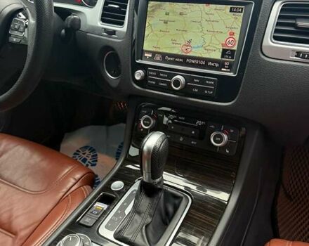 Белый Фольксваген Туарег, объемом двигателя 2.97 л и пробегом 161 тыс. км за 33000 $, фото 28 на Automoto.ua