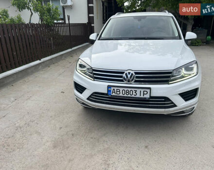 Белый Фольксваген Туарег, объемом двигателя 2.97 л и пробегом 292 тыс. км за 29900 $, фото 2 на Automoto.ua