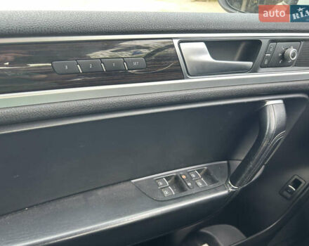 Белый Фольксваген Туарег, объемом двигателя 2.97 л и пробегом 292 тыс. км за 29900 $, фото 4 на Automoto.ua