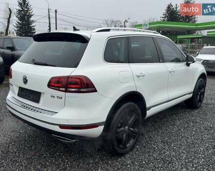 Белый Фольксваген Туарег, объемом двигателя 2.97 л и пробегом 215 тыс. км за 27900 $, фото 65 на Automoto.ua