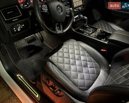 Белый Фольксваген Туарег, объемом двигателя 2.97 л и пробегом 215 тыс. км за 27900 $, фото 90 на Automoto.ua