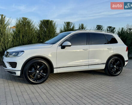 Білий Фольксваген Туарег, об'ємом двигуна 3 л та пробігом 229 тис. км за 32600 $, фото 9 на Automoto.ua