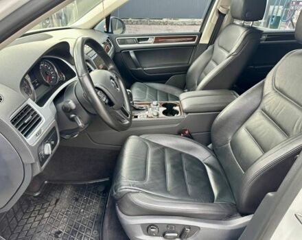 Білий Фольксваген Туарег, об'ємом двигуна 3 л та пробігом 180 тис. км за 29500 $, фото 12 на Automoto.ua