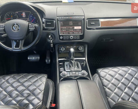 Білий Фольксваген Туарег, об'ємом двигуна 2.97 л та пробігом 250 тис. км за 32500 $, фото 29 на Automoto.ua