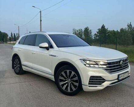 Білий Фольксваген Туарег, об'ємом двигуна 2.97 л та пробігом 250 тис. км за 40500 $, фото 1 на Automoto.ua