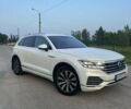 Белый Фольксваген Туарег, объемом двигателя 2.97 л и пробегом 250 тыс. км за 39800 $, фото 1 на Automoto.ua
