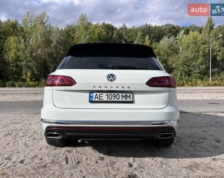 Белый Фольксваген Туарег, объемом двигателя 2.97 л и пробегом 252 тыс. км за 47000 $, фото 7 на Automoto.ua