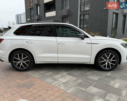 Білий Фольксваген Туарег, об'ємом двигуна 3 л та пробігом 151 тис. км за 45700 $, фото 9 на Automoto.ua