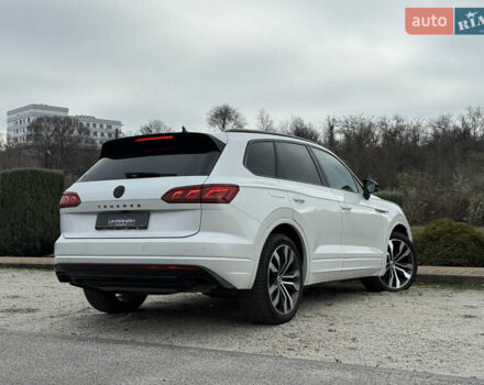 Белый Фольксваген Туарег, объемом двигателя 2.97 л и пробегом 166 тыс. км за 47999 $, фото 9 на Automoto.ua