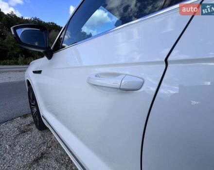 Белый Фольксваген Туарег, объемом двигателя 2.97 л и пробегом 252 тыс. км за 47000 $, фото 42 на Automoto.ua