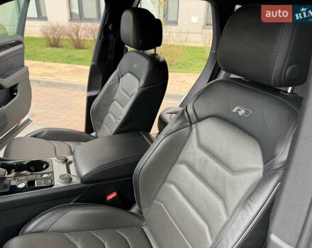 Білий Фольксваген Туарег, об'ємом двигуна 3 л та пробігом 151 тис. км за 45700 $, фото 19 на Automoto.ua