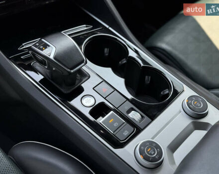 Белый Фольксваген Туарег, объемом двигателя 2.97 л и пробегом 199 тыс. км за 46200 $, фото 48 на Automoto.ua